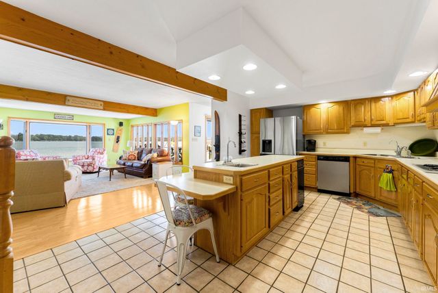 2405 W Sycamore Beach Road, Angola, IN 46703