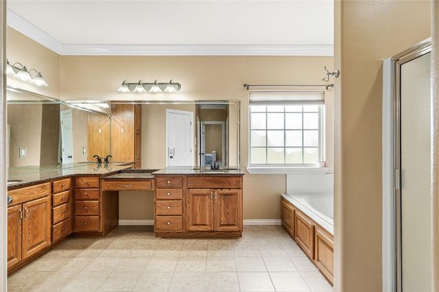 306 Camelot Drive, Rogers, AR 72756