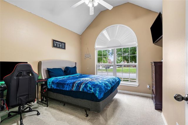 306 Camelot Drive, Rogers, AR 72756