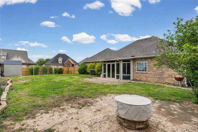 306 Camelot Drive, Rogers, AR 72756