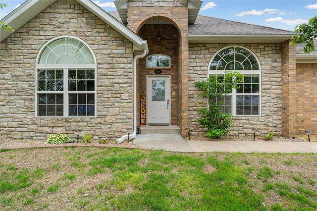 306 Camelot Drive, Rogers, AR 72756