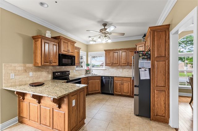 306 Camelot Drive, Rogers, AR 72756