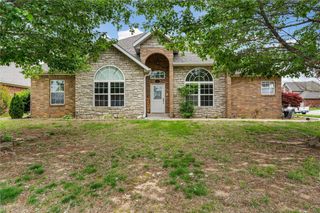 306 Camelot Drive, Rogers, AR 72756