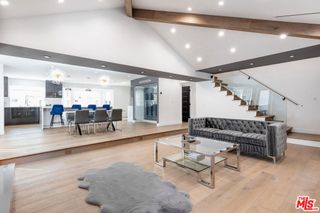 18721 Hatteras Street 10, Tarzana, CA 91356