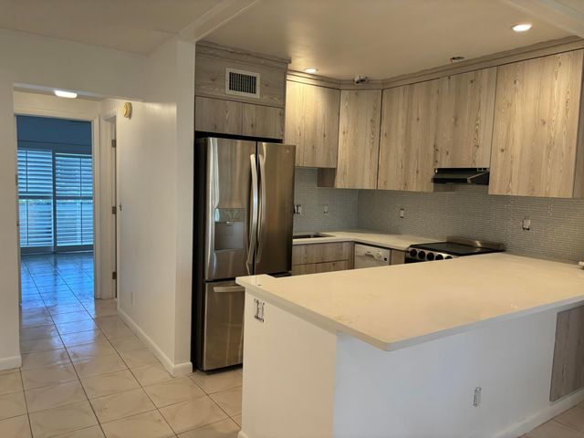 223 Coventry J 223, West Palm Beach, FL 33417