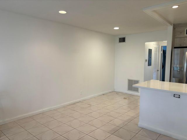 223 Coventry J 223, West Palm Beach, FL 33417