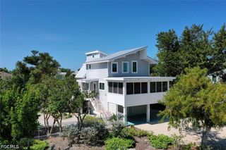 2499 Harbour LN, Sanibel, FL 33957