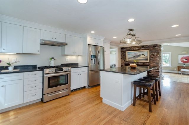 19 Register Road, Marion, MA 02738