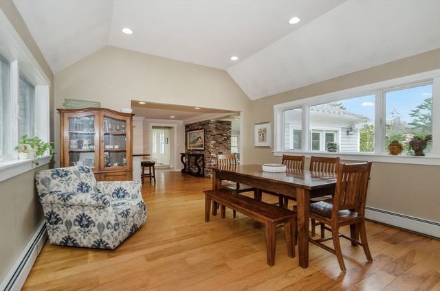 19 Register Road, Marion, MA 02738