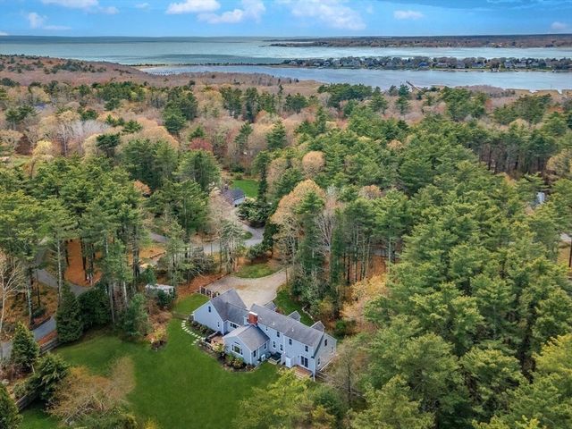 19 Register Road, Marion, MA 02738