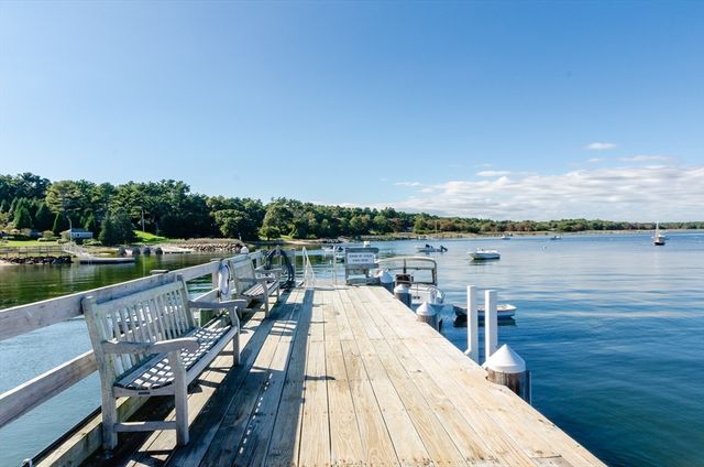 19 Register Road, Marion, MA 02738