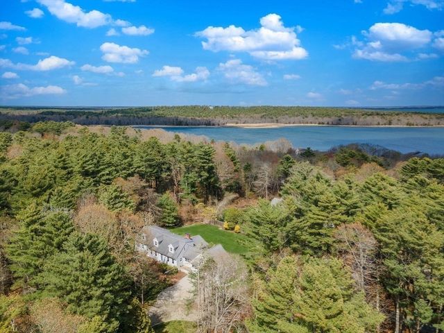19 Register Road, Marion, MA 02738