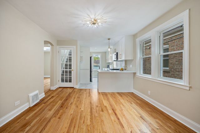 1941 N New England Avenue, Chicago, IL 60707