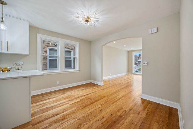 1941 N New England Avenue, Chicago, IL 60707