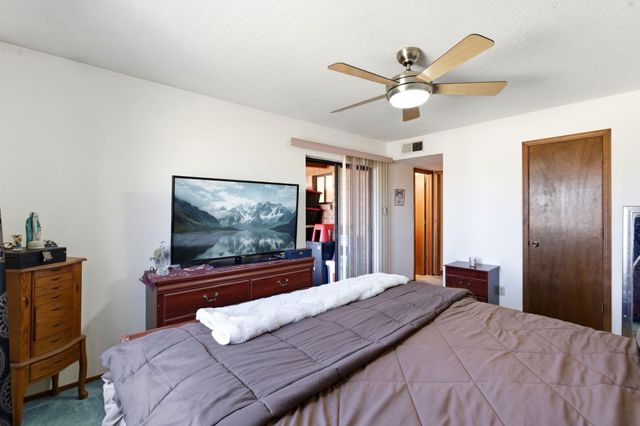 10012 Clearwater Court NW, Albuquerque, NM 87114