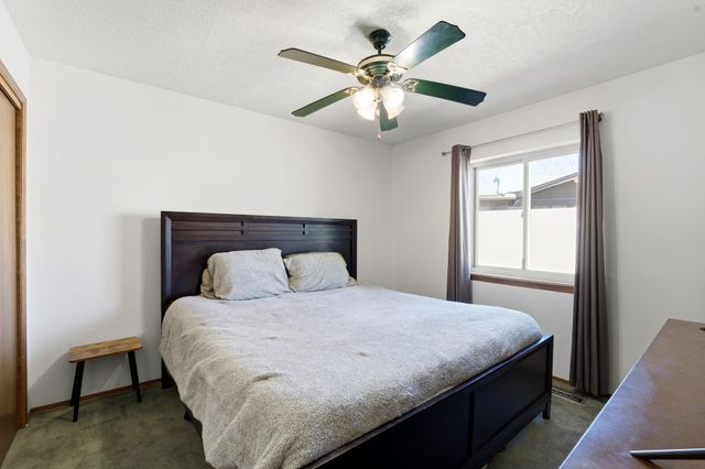 10012 Clearwater Court NW, Albuquerque, NM 87114