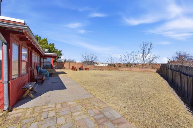 10012 Clearwater Court NW, Albuquerque, NM 87114