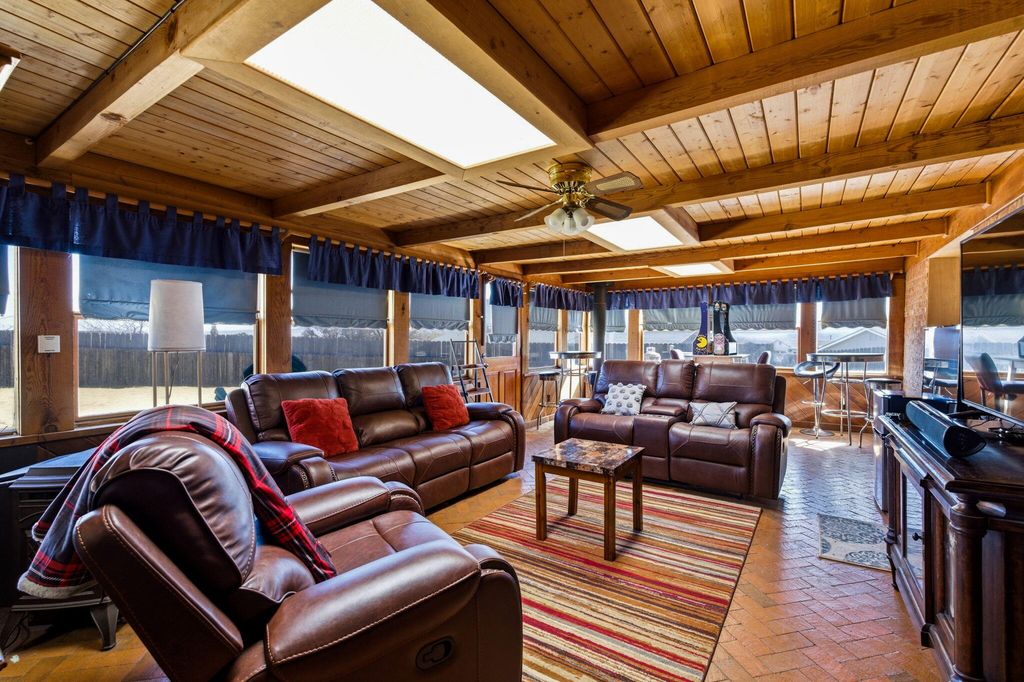 Image 19 of property listing at 10012 Clearwater Court NW, Albuquerque, NM 87114