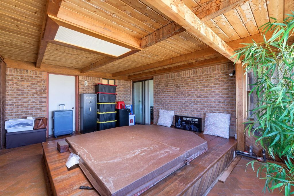 Image 21 of property listing at 10012 Clearwater Court NW, Albuquerque, NM 87114