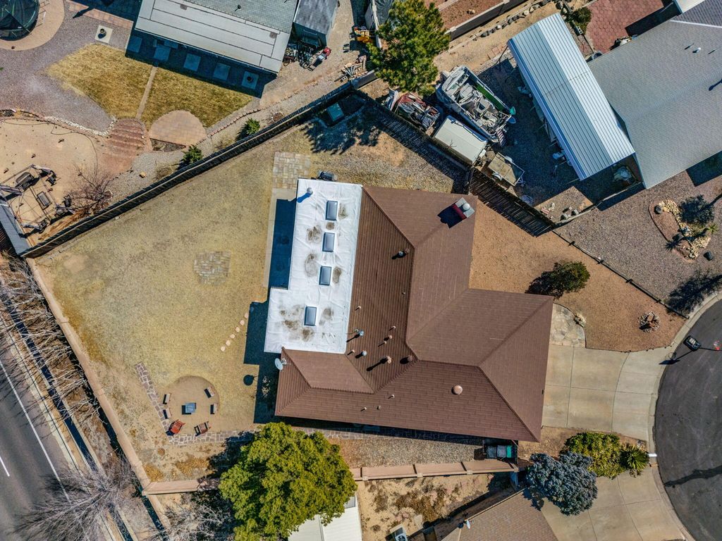 Image 40 of property listing at 10012 Clearwater Court NW, Albuquerque, NM 87114