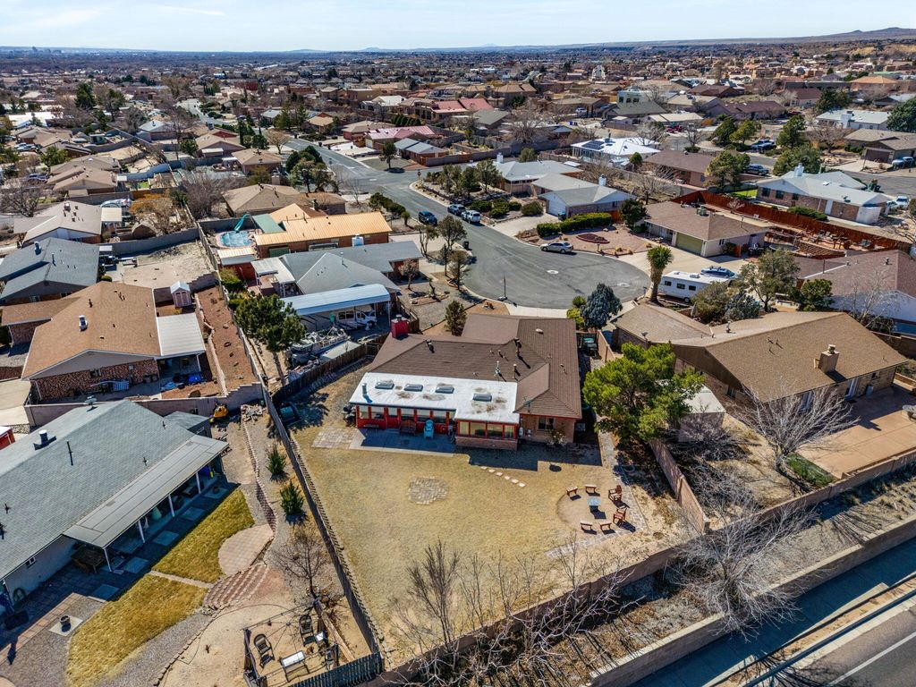 Image 41 of property listing at 10012 Clearwater Court NW, Albuquerque, NM 87114