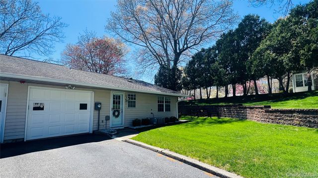 399 Woodbridge A, Ridge, NY 11961
