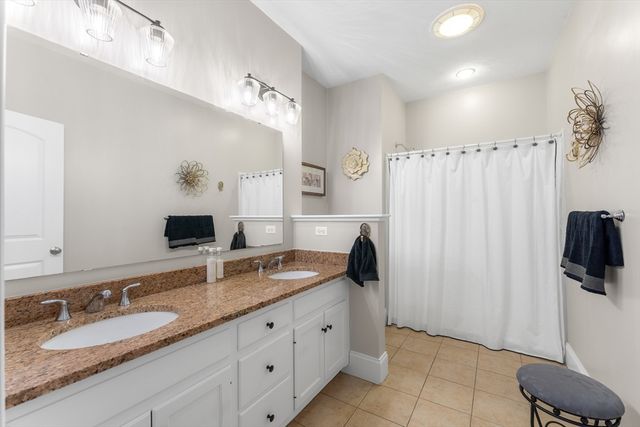 4 Hawthorne Path 4, Milford, MA 01757