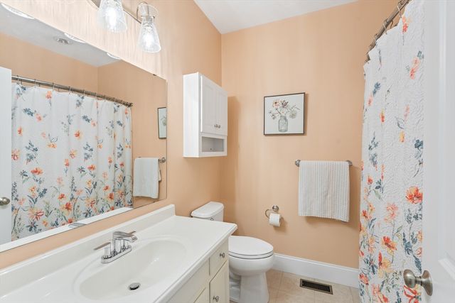 4 Hawthorne Path 4, Milford, MA 01757