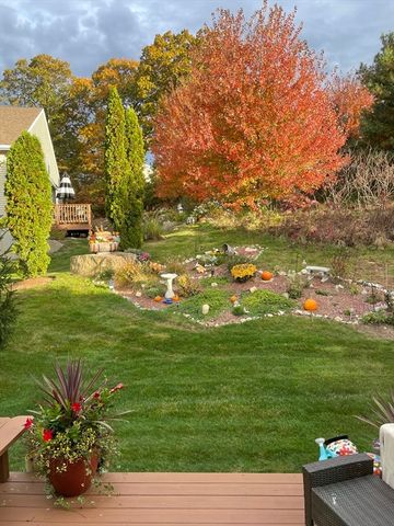 4 Hawthorne Path 4, Milford, MA 01757