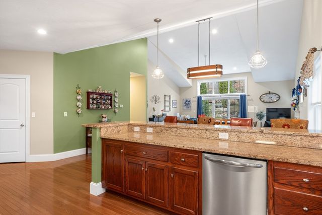 4 Hawthorne Path 4, Milford, MA 01757