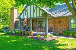 156 Sandhills Lane, Orion Charter Township, MI 48362