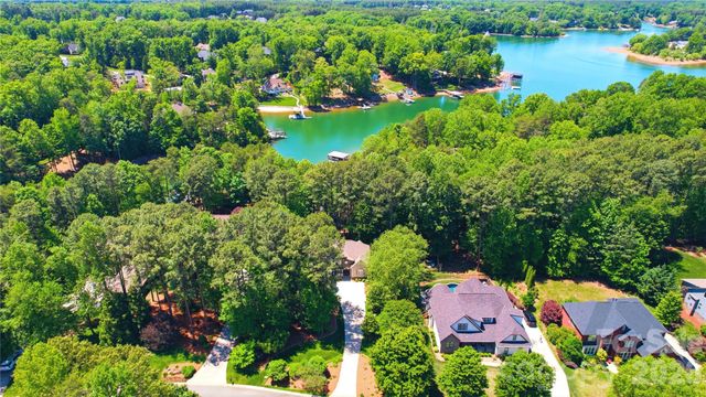 7592 Cottonwood Drive, Denver, NC 28037