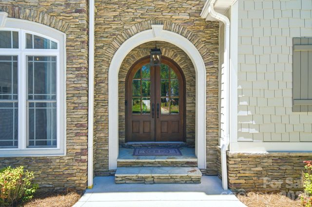 7592 Cottonwood Drive, Denver, NC 28037
