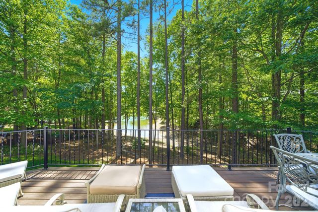 7592 Cottonwood Drive, Denver, NC 28037