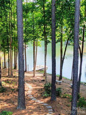 7592 Cottonwood Drive, Denver, NC 28037