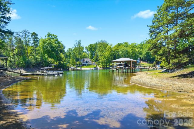 7592 Cottonwood Drive, Denver, NC 28037
