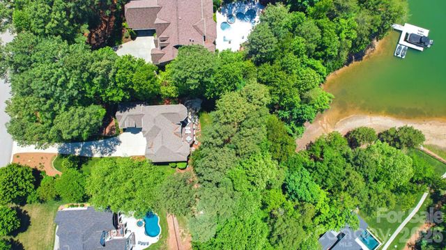 7592 Cottonwood Drive, Denver, NC 28037