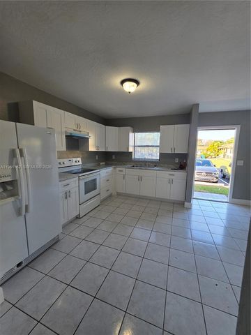 28156 SW 142nd Ct, Homestead, FL 33033