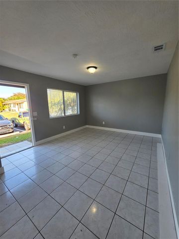 28156 SW 142nd Ct, Homestead, FL 33033