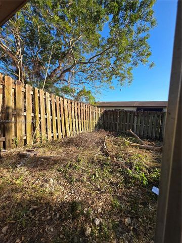 28156 SW 142nd Ct, Homestead, FL 33033