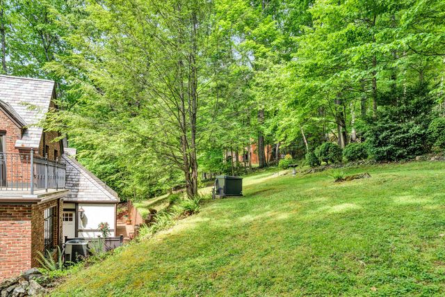 2412 Robin Hood RD, Roanoke, VA 24014