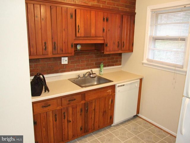 8116 CARROLLTON PKWY, Hyattsville, MD 20784