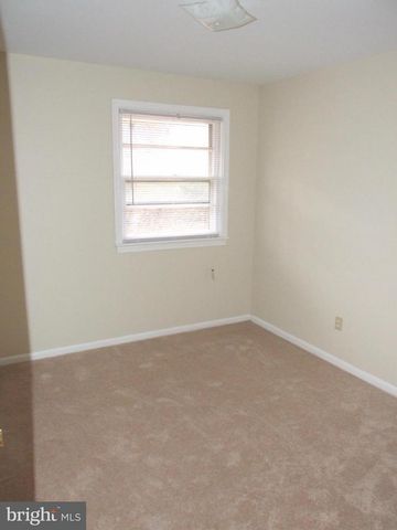 8116 CARROLLTON PKWY, Hyattsville, MD 20784