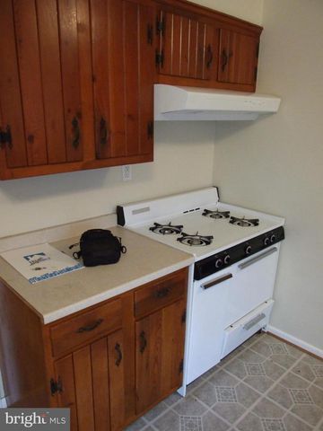 8116 CARROLLTON PKWY, Hyattsville, MD 20784