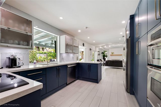 10330 SW 71st Ave, Pinecrest, FL 33156