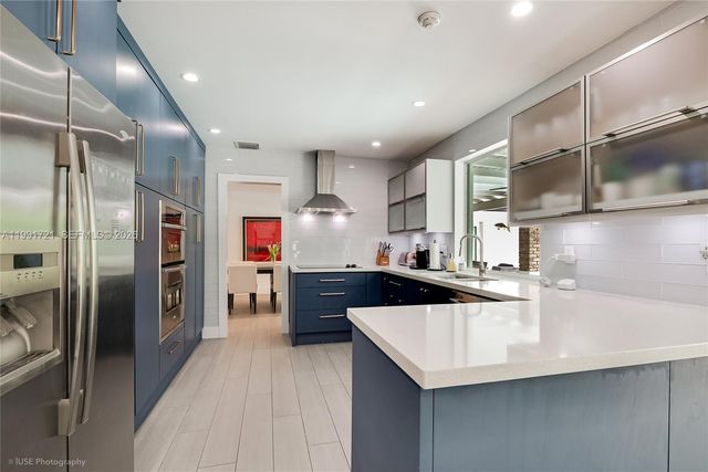 10330 SW 71st Ave, Pinecrest, FL 33156