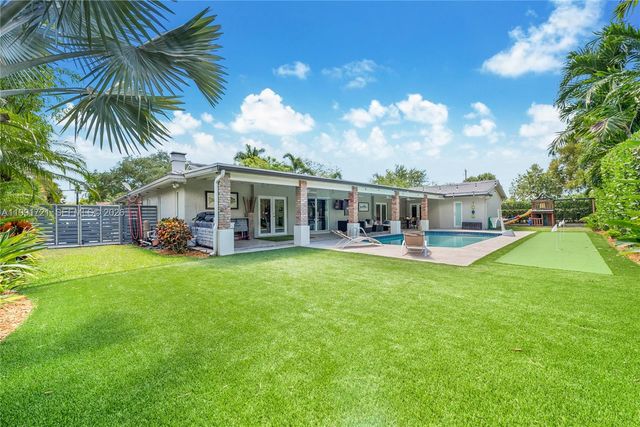 10330 SW 71st Ave, Pinecrest, FL 33156