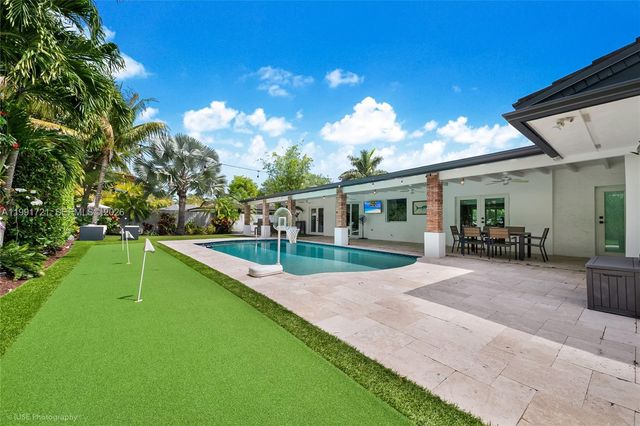 10330 SW 71st Ave, Pinecrest, FL 33156