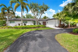 10330 SW 71st Ave, Pinecrest, FL 33156