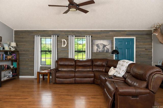 6820 Sunset Road, White Hall, AR 71602